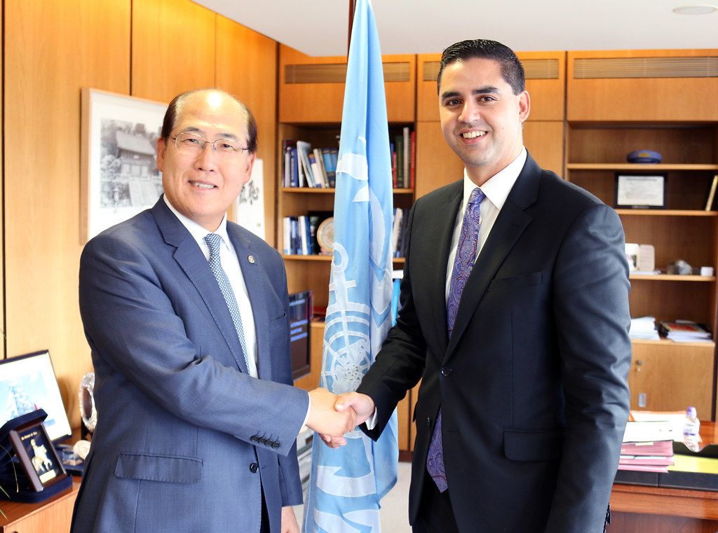 Ian Borg, Minister for Transport, Infrastructure and Capital Projects of Malta meets IMO Secretary-General Kitack Lim at IMO HQ, London (12 September 2017).