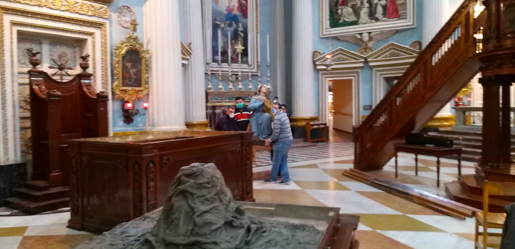 Enthusiasts setting up the monuments ahead of Holy Week