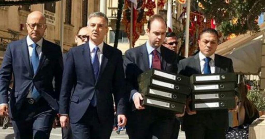 Simon Busuttil arriving at the courthouse in Valletta with information for the inquiring magistrate