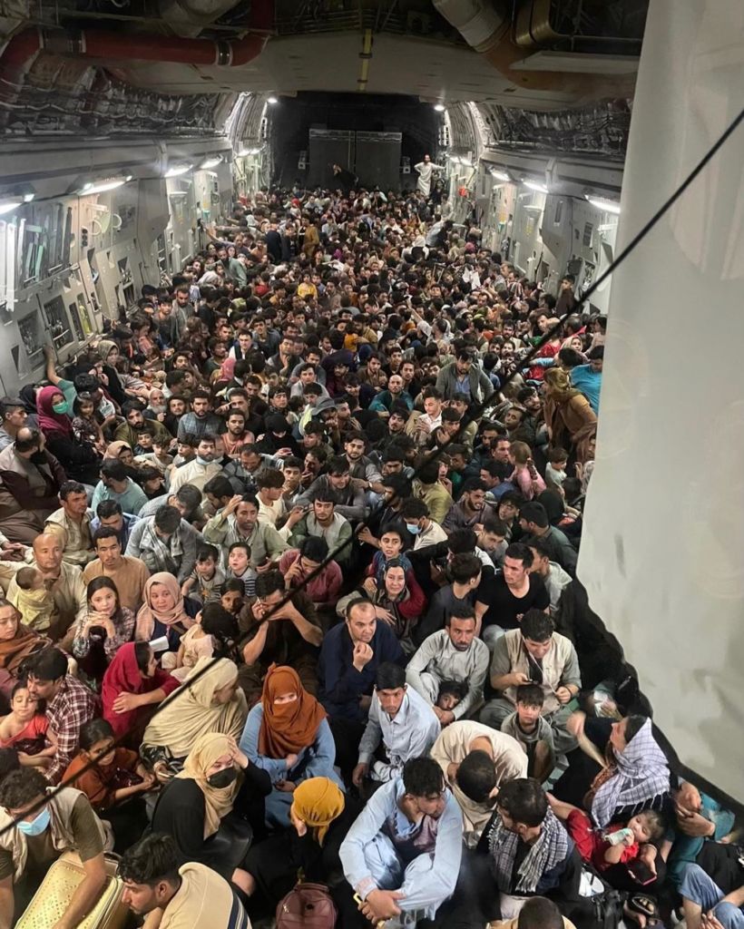 640 people in C-17 Globemaster III