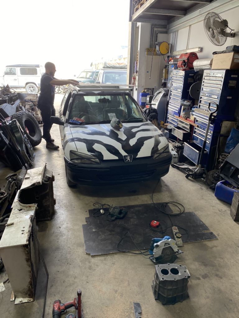 Zebra livery being prepared for the Peugeot 106