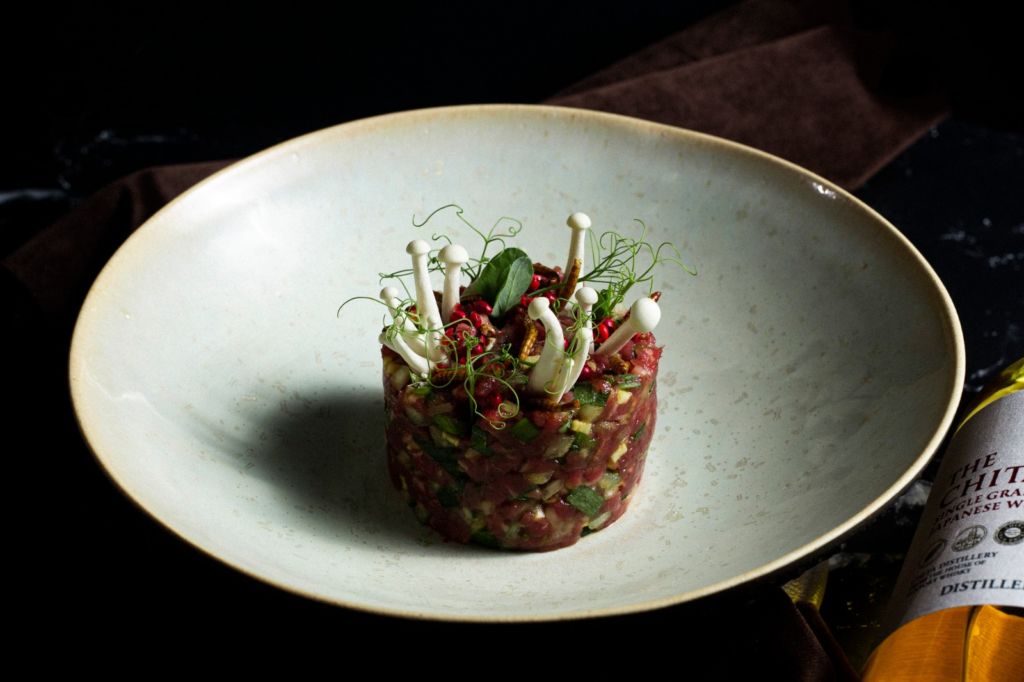 Beef tartare with roasted meal worms 