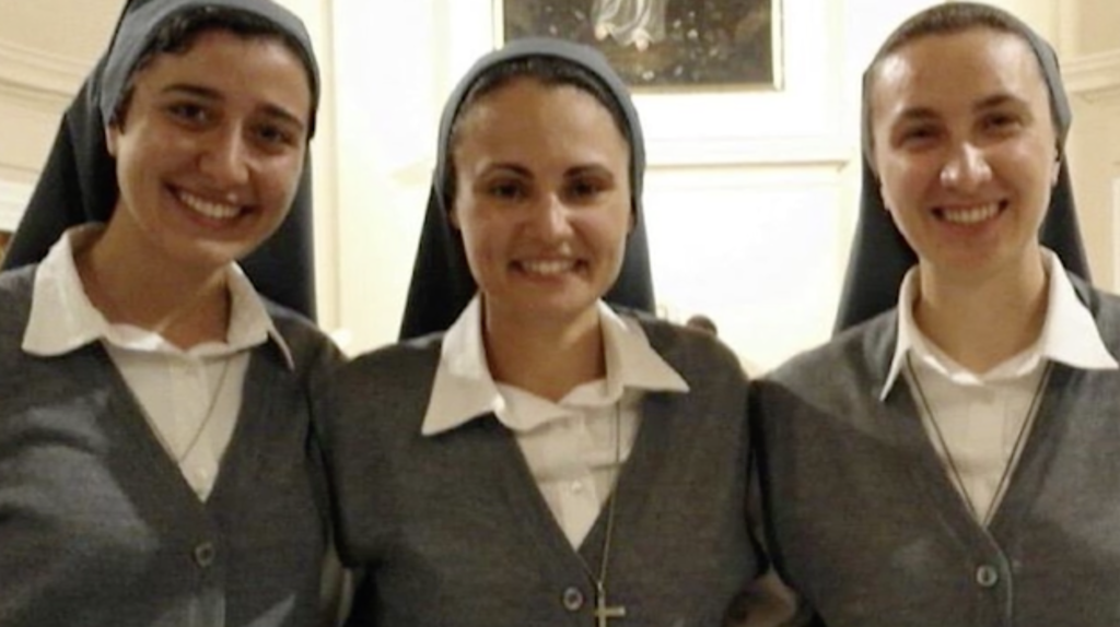 Sr Ramona Privitelli with two other young nuns