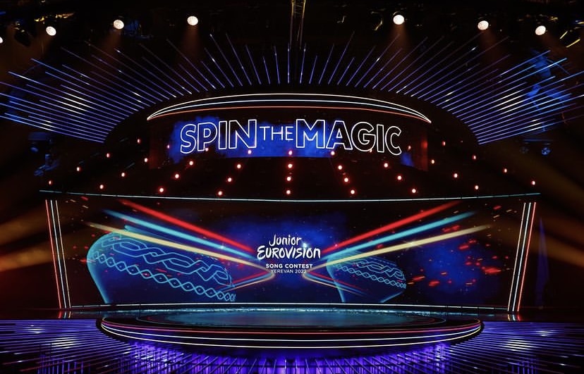 The stage is set for all sixteen acts (Source: Junior Eurovision Official Instagram)