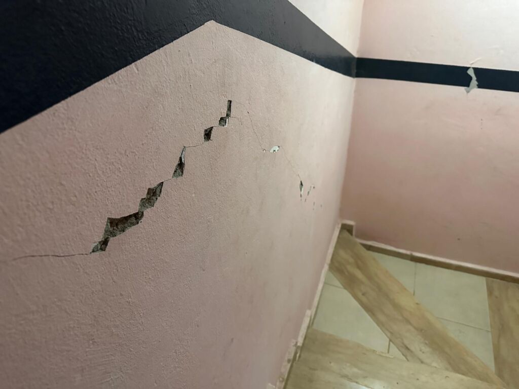 Cracks in the Antakya hotel where the crew was staying at