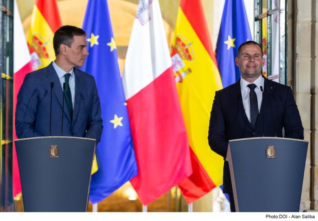 Prime Ministers Pedro Sánchez and Robert Abela