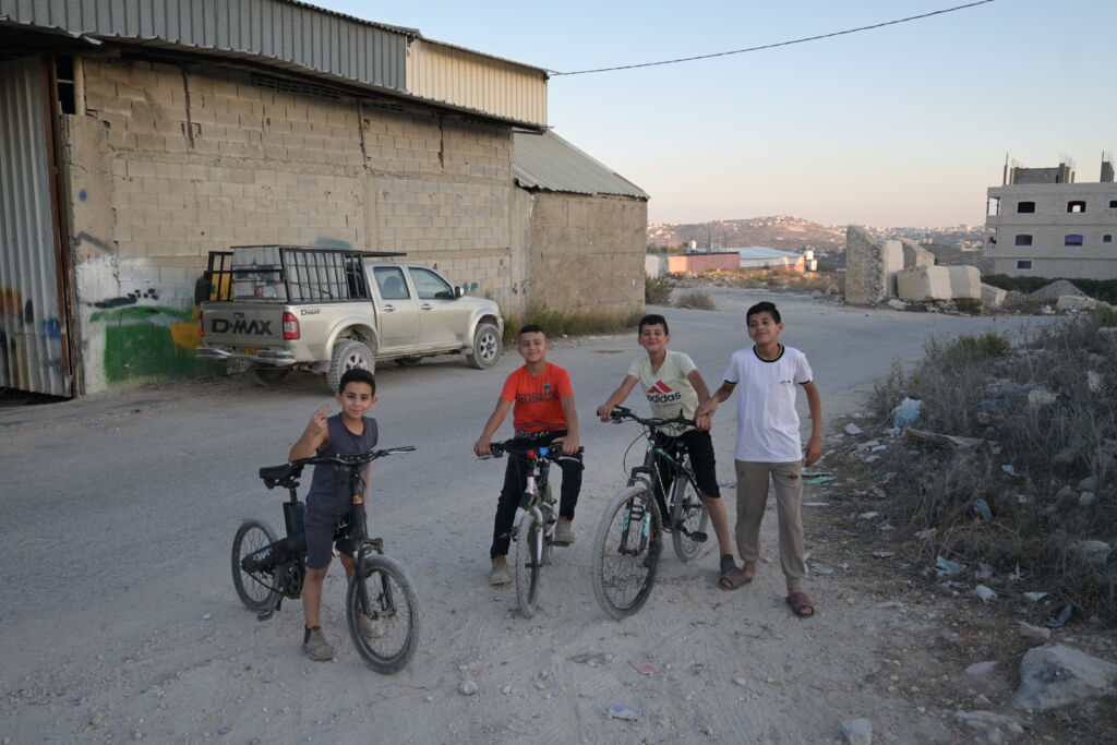 People of Al-Arroub 